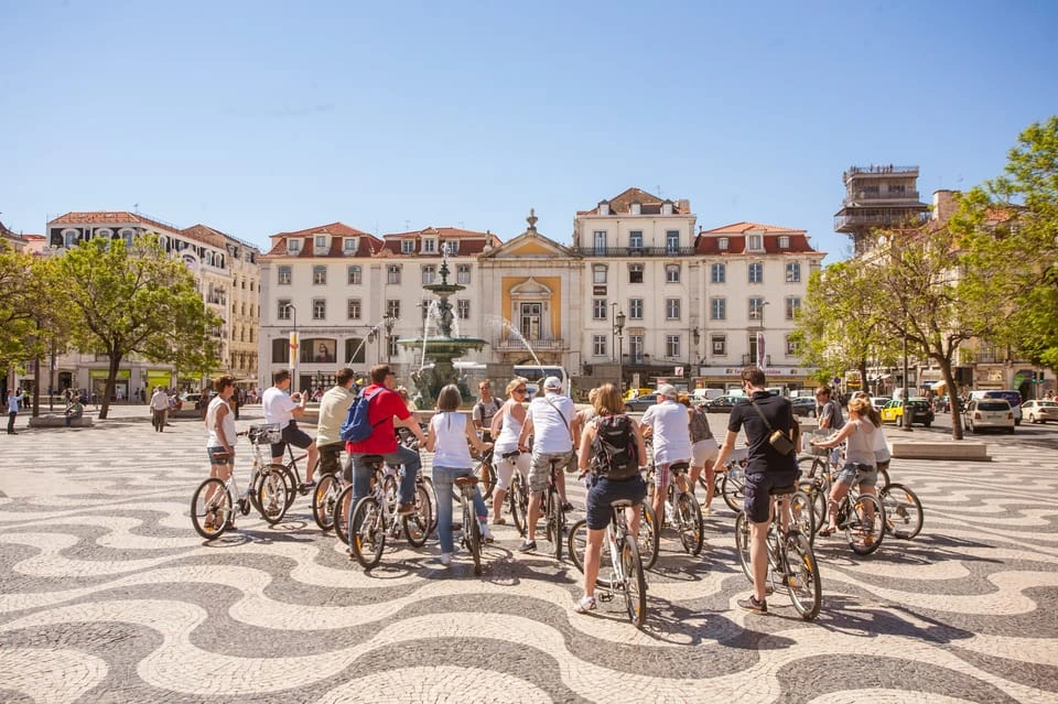 Fietsen door Lissabon met een bedrijfsuitje voor grote groep, Fietstour Lissabon. Een prachtige incentive reis bestemming